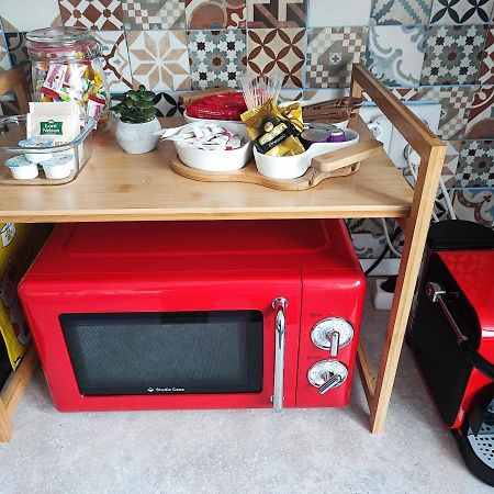 Quiet And Cozy 2 Bedroom Flat With Free Parking Included ฟลอเรชติ ภายนอก รูปภาพ