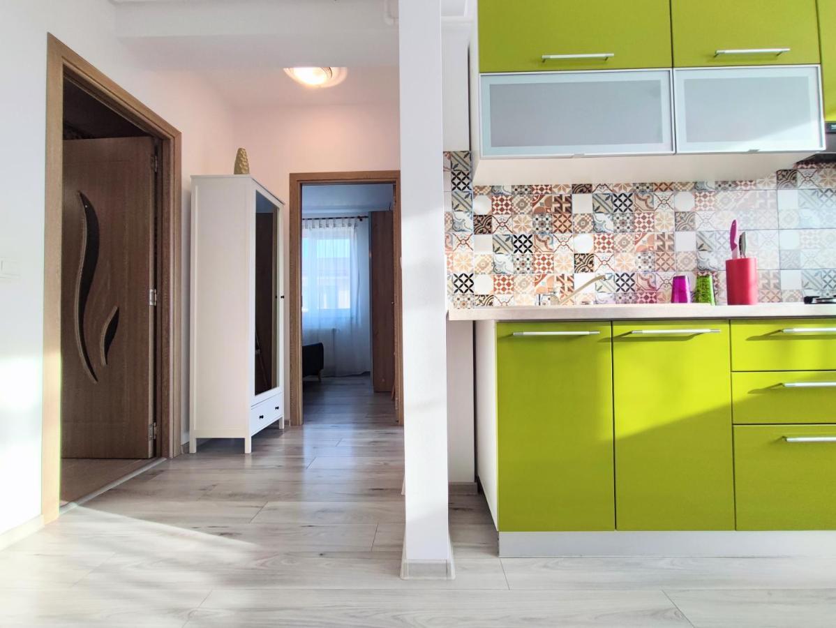 Quiet And Cozy 2 Bedroom Flat With Free Parking Included ฟลอเรชติ ภายนอก รูปภาพ