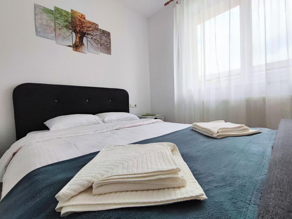 Quiet And Cozy 2 Bedroom Flat With Free Parking Included ฟลอเรชติ ภายนอก รูปภาพ