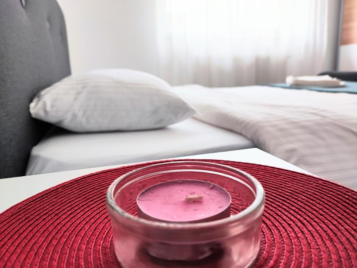 Quiet And Cozy 2 Bedroom Flat With Free Parking Included ฟลอเรชติ ภายนอก รูปภาพ