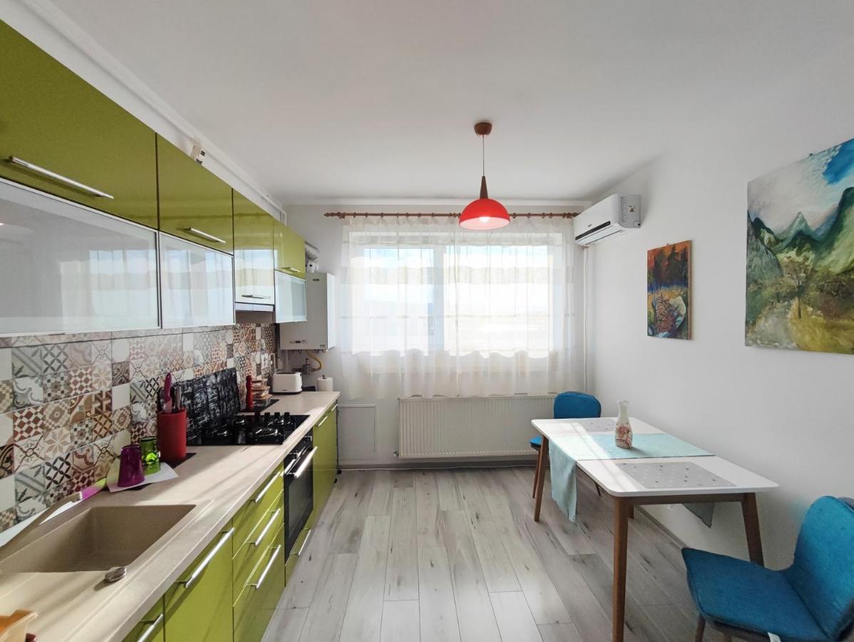 Quiet And Cozy 2 Bedroom Flat With Free Parking Included ฟลอเรชติ ภายนอก รูปภาพ
