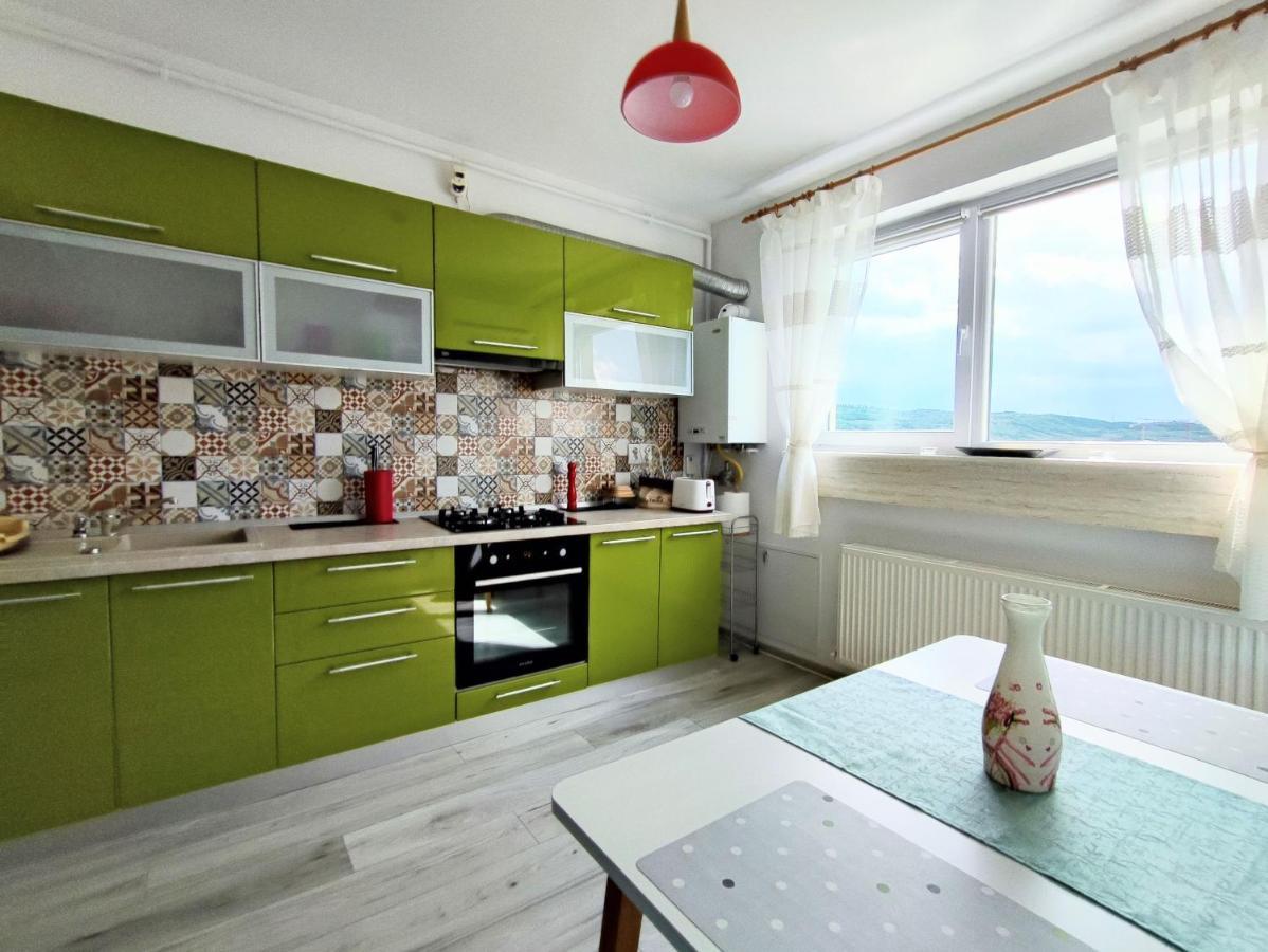 Quiet And Cozy 2 Bedroom Flat With Free Parking Included ฟลอเรชติ ภายนอก รูปภาพ