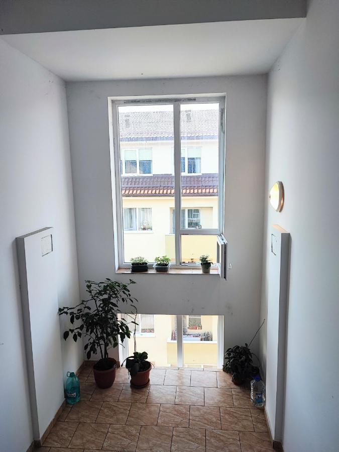 Quiet And Cozy 2 Bedroom Flat With Free Parking Included ฟลอเรชติ ภายนอก รูปภาพ